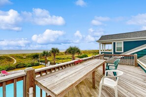 Property grounds - Completely renovated, oceanfront home with private pool, deck, WiFi & AC (Atlantic Beach)