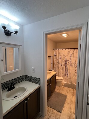Hair dryer, towels, soap, shampoo - Cozy Condo -Walk to Downtown McCall & Marina! Hot Tub, Indoor Pool, Sauna &more. (McCall)