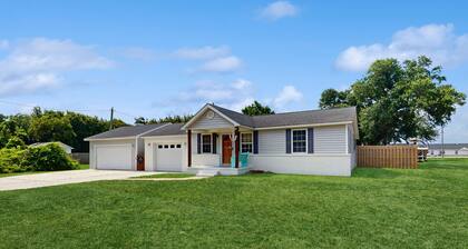 Dog-friendly coastal home with enclosed yard and boat parking available