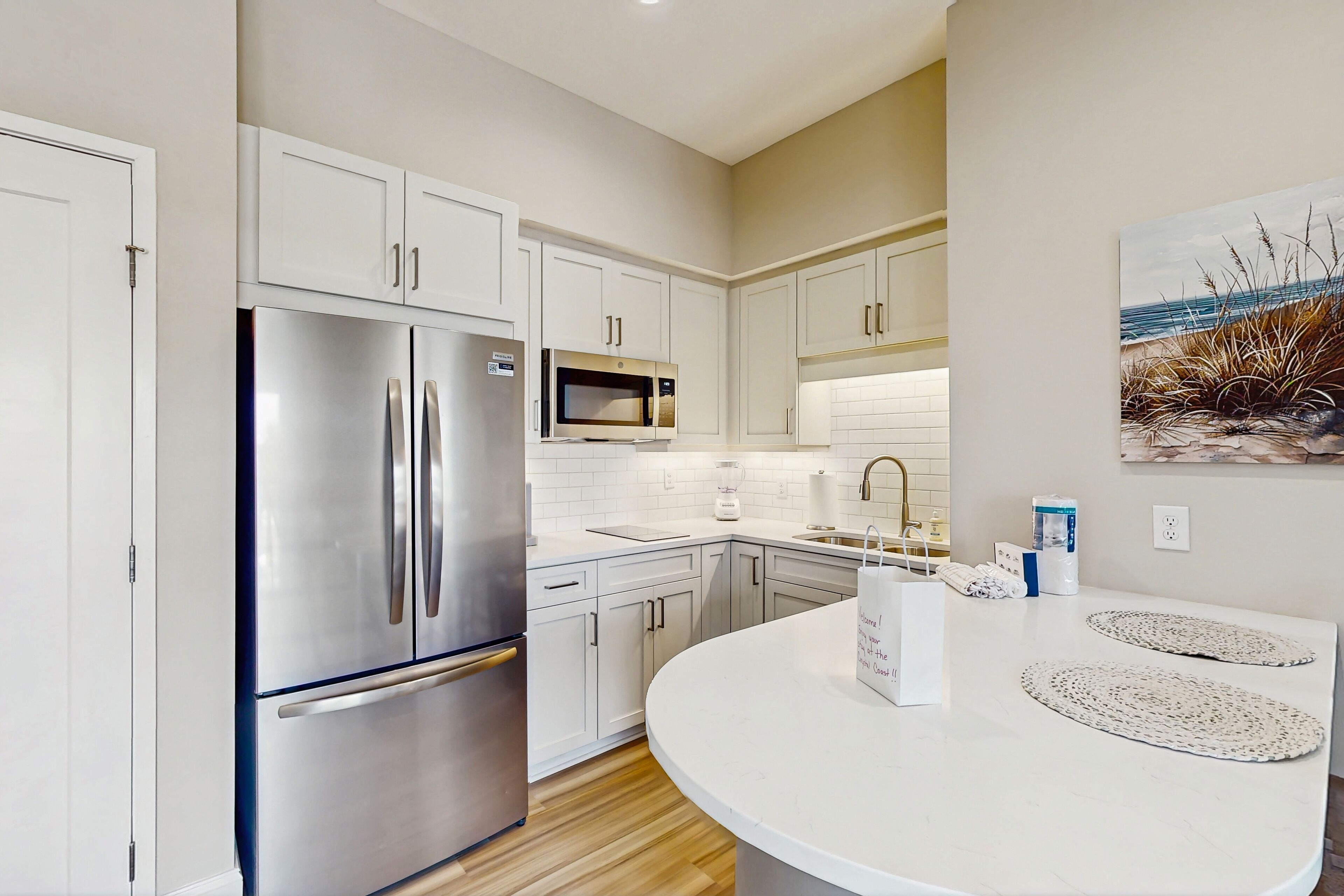 冷蔵庫、電子レンジ、コンロ、トースター