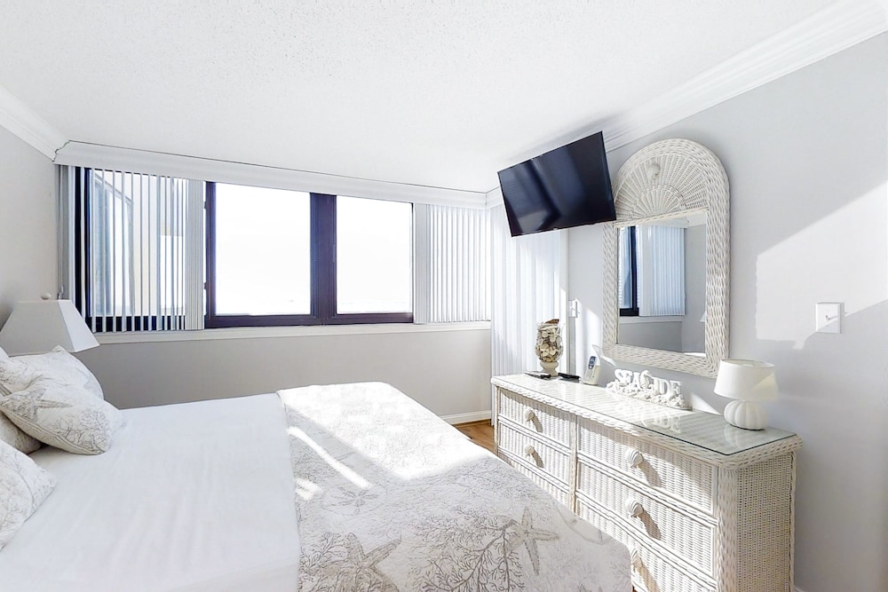 Photo inspiration: Visual Reference: Oceanfront 5Th Floor Condo With Ocean View WiFi Shared Pools