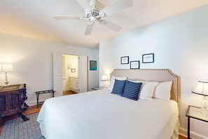 2 bedrooms, internet, bed sheets
