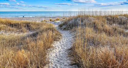 Ocean front Condo with ocean views, beach access & shared pool