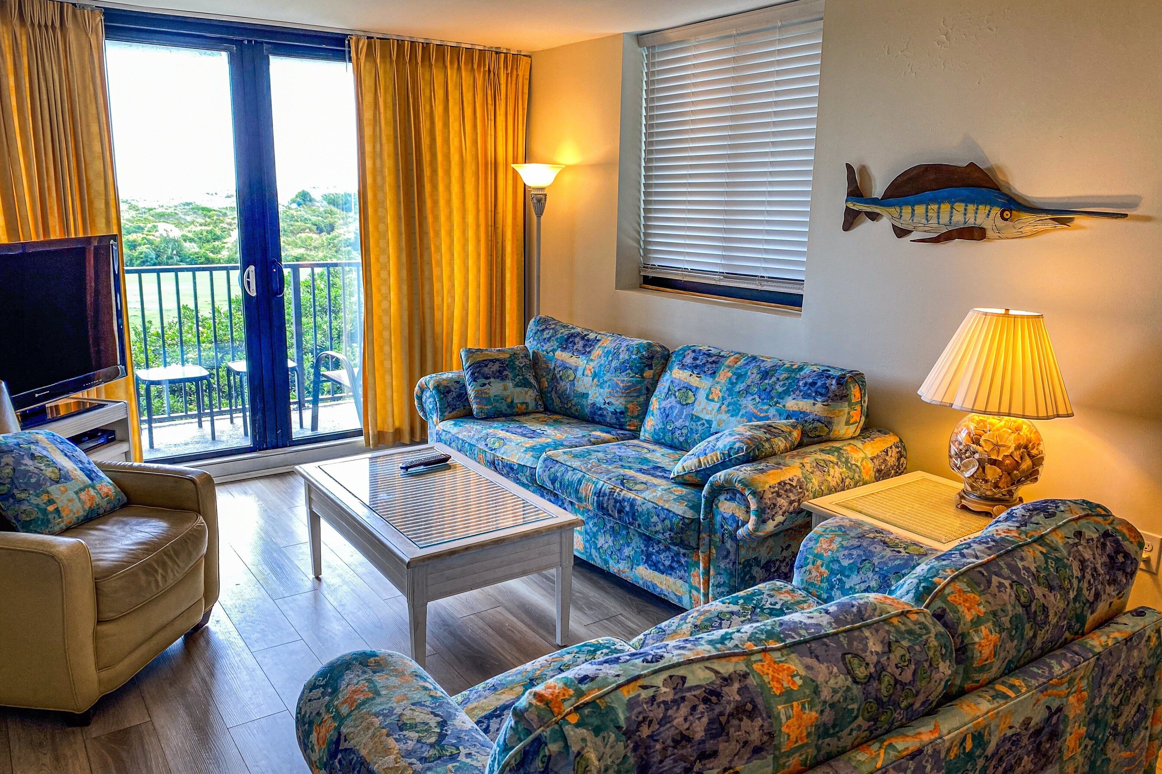 テレビ、DVD プレーヤー