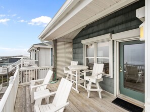 Unclassified image, 4 of 37, button