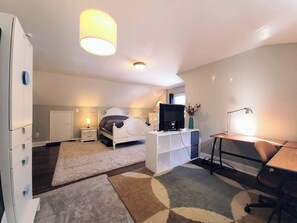 4 chambres, bureau, fer et planche à repasser, accès à Internet