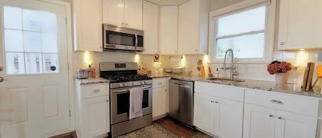 Micro-ondas, fogão, cooktop, lava-louças