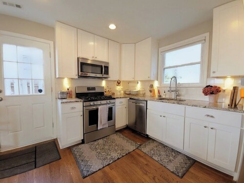 Bethesda Comfort • Backyard • Next to NIH / DC & Landmarks