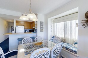 Interior - 2nd-Floor Condo with Great View of Tennis Courts & Pool & Shared Pools (Atlantic Beach)