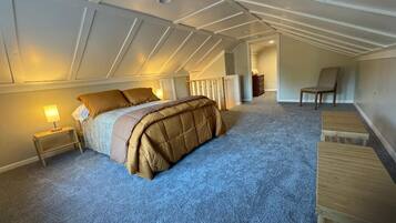 3 bedrooms, desk, iron/ironing board, free WiFi