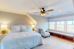 5 bedrooms, desk, travel crib, free WiFi