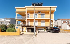 Exterior - Lovely apartment in Biograd na Moru with WiFi (Biograd na Moru)