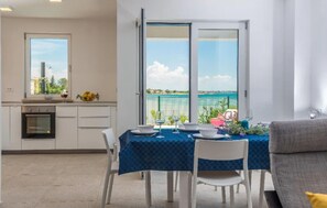 Dining - Lovely home in Privlaka (Privlaka)