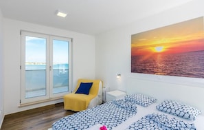 4 bedrooms, free WiFi - Cozy home in Privlaka (Privlaka)