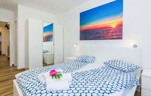 4 bedrooms, free WiFi - Beautiful home in Privlaka (Privlaka)