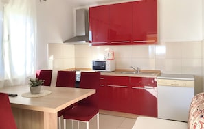 Fridge, microwave, oven, stovetop - Lovely apartment in Pakostane (Pakostane)