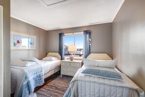 2 bedrooms, free WiFi, bed sheets - 3rd Floor Oceanfront Condo w/Great Ocean and Pool Views and Shared Pools (Atlantic Beach)