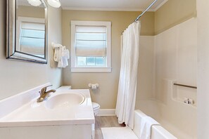Shower, hair dryer, towels - Historic dog-friendly home with Central AC, Gas Grill and Cozy Patio (Beaufort)