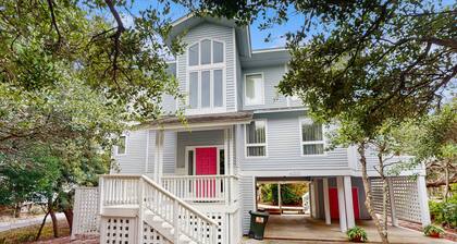 Beautiful ocean front home with direct beach access and outdoor shower