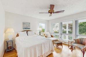 4 bedrooms, free WiFi, bed sheets