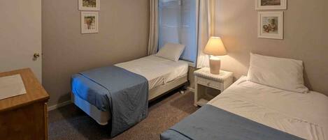 2 bedrooms, desk, iron/ironing board, free WiFi