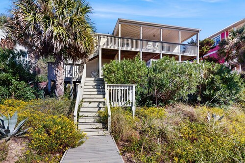 charming coastal dog friendly apartment near the beach