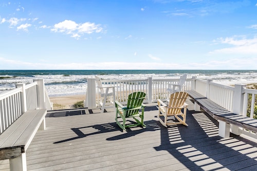Condo in Oceanfront Complex with seasonal community pool.