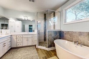 Shower, hair dryer, towels