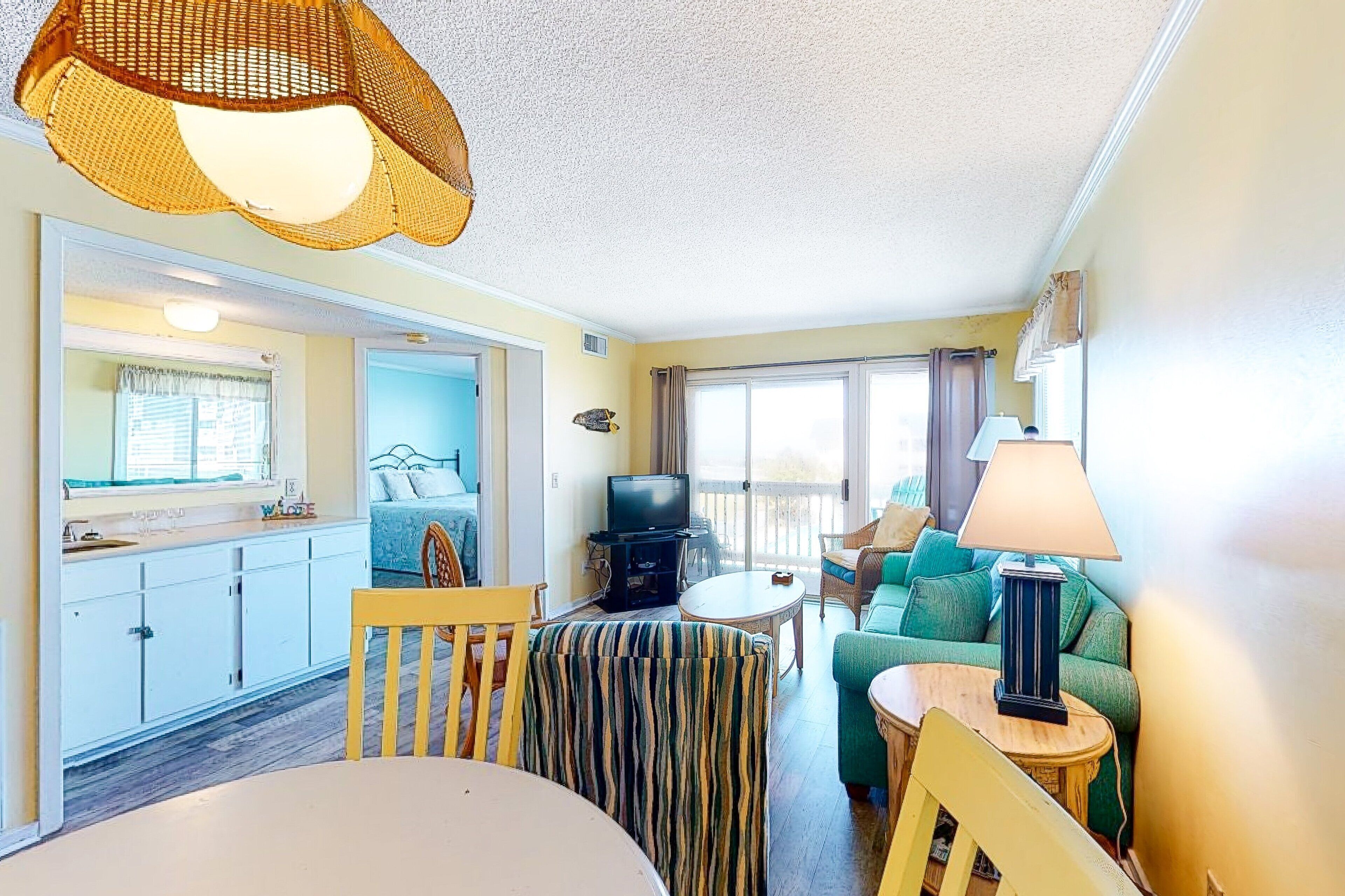 Ocean View Condo On The 2nd Floor With Wifi & Shared Pools/hot Tub/putt-putt - Beaufort, NC