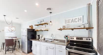 Dog-Friendly Duplex Third-Row Up From Beach with Free WiFi, Enclosed Yard