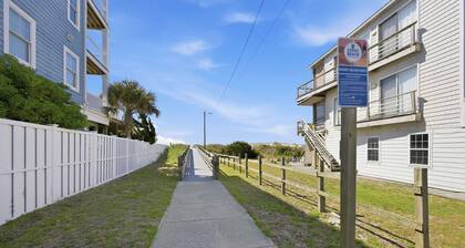 At the Beach: Third-row cottage with Views