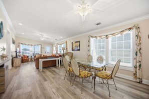 Interior - At the Beach: Third-row cottage with Views (Atlantic Beach)