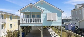 At the Beach: Third-row cottage with Views