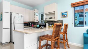 Coffee/tea maker, electric kettle