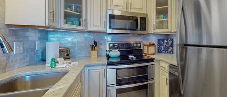 Fridge, microwave, oven, stovetop