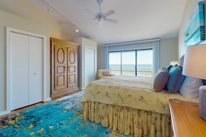 4 bedrooms, free WiFi, bed sheets