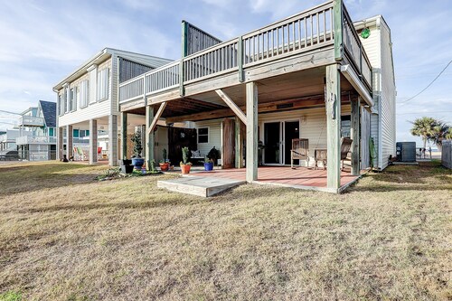Almost Heaven: Dog-friendly corner townhome with deck & patio