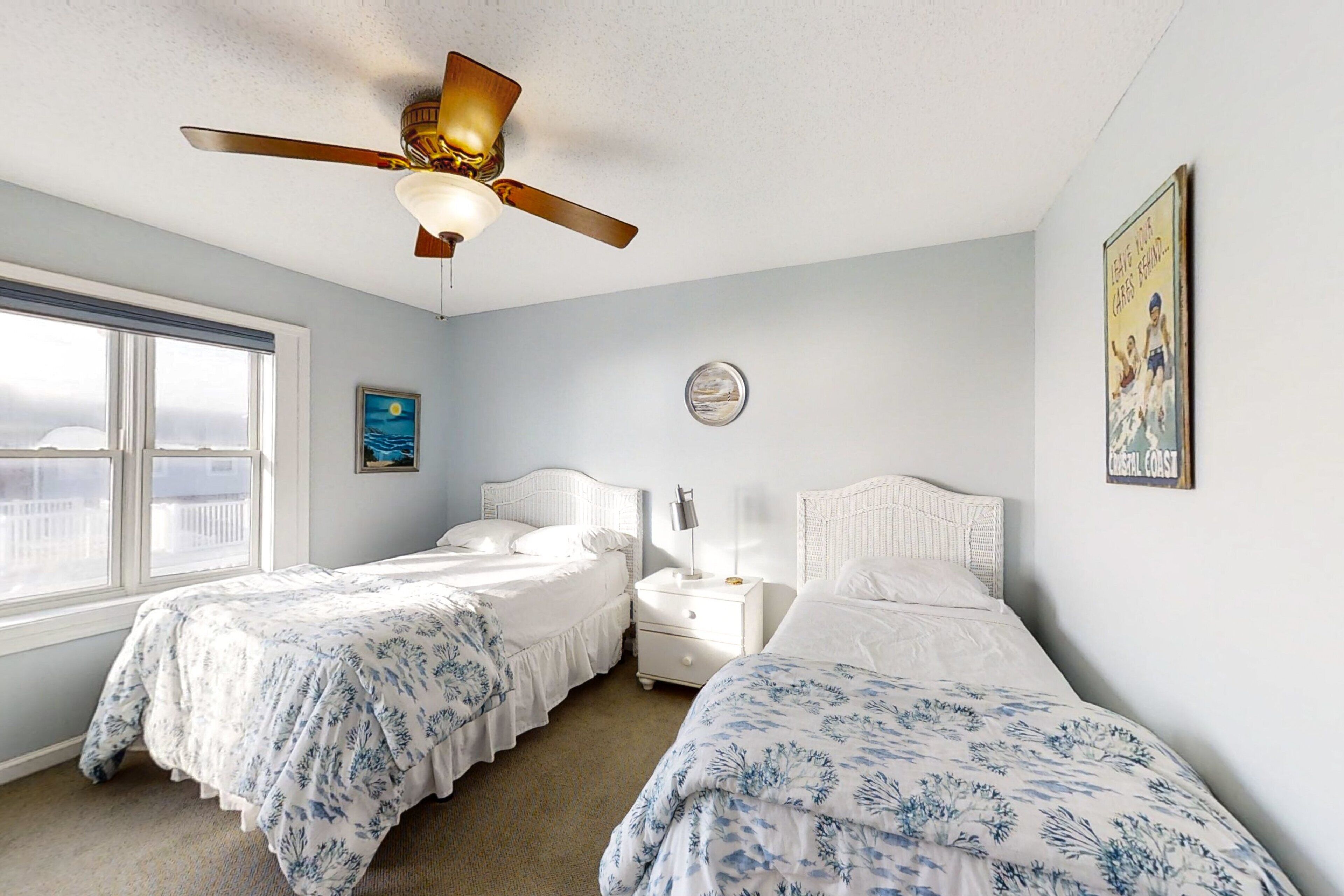 Townhouse Style Condo With Great Ocean View And Shared Outdoor Pool - Pine Knoll Shores, NC