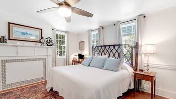 4 bedrooms, desk, iron/ironing board, travel crib