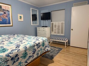 1 bedroom, free WiFi, bed sheets - First-Floor, Oceanfront Condo with WiFi & Shared Pools/Hot Tub/Tennis/Game Room (Atlantic Beach)