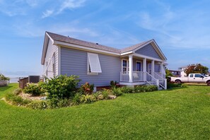 Exterior - Stunning beachfront home with private dock, central AC & spacious deck (Beaufort)