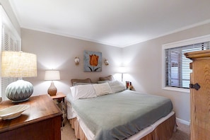3 bedrooms, free WiFi, bed sheets - Lovely Condo in Direct Oceanfront Complex w/Shared Pool, Free WiFi, Water Views (Atlantic Beach)