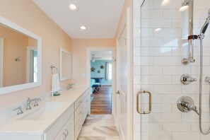 Shower, towels