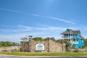 Exterior - Lakefront home with private pool, hot tub, & pool table (Avon)