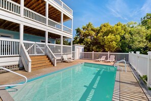 A heated pool - Lakefront home with private pool, hot tub, & pool table (Avon)