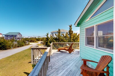 Corner Home near the Beach w/ Private Hot Tub, WiFi, AC & Shared Pool/Tennis