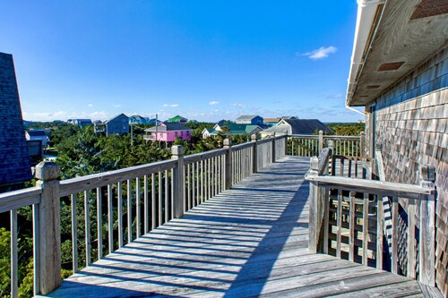 1 Good Life: Between beach & sound w/ pool