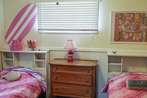 4 bedrooms, free WiFi, bed sheets