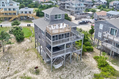 Oceanfront, dog-friendly house with private hot tub, pool access & washer/dryer