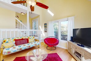 TV - Pleasant ocean view home with balcony, rocking chairs, soaking tub, AC, & W/D (Emerald Isle)